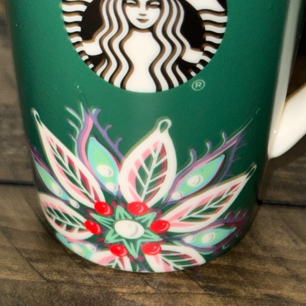 2020 Starbucks Coffee Co. Tall 12oz. Green Floral Coffee Mug Cup (Christmas) - Picture 7 of 12